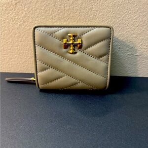Tory Burch wallet billfold